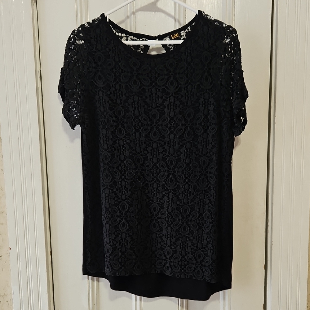 Lee Black Short-Sleeve Lace Keyhole  Blouse Large